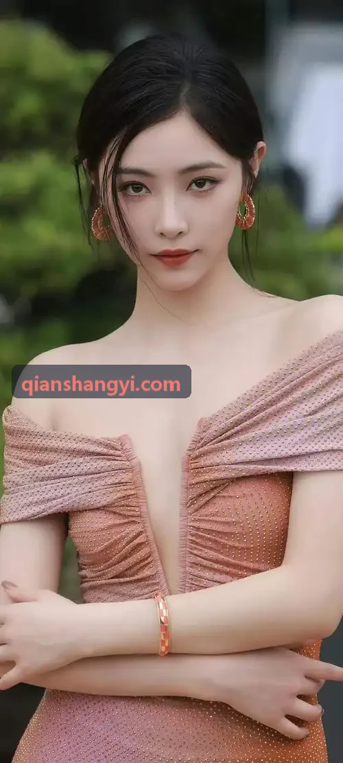 总部办公工装设计接待区木作背景与石材墙面